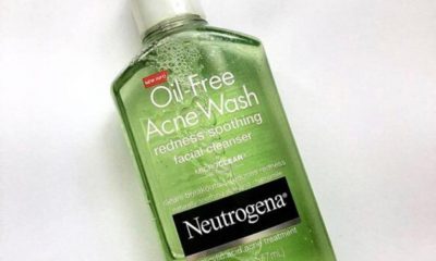 Neutrogena Oil – Free Acne Wash Redness Soothing Cleanser